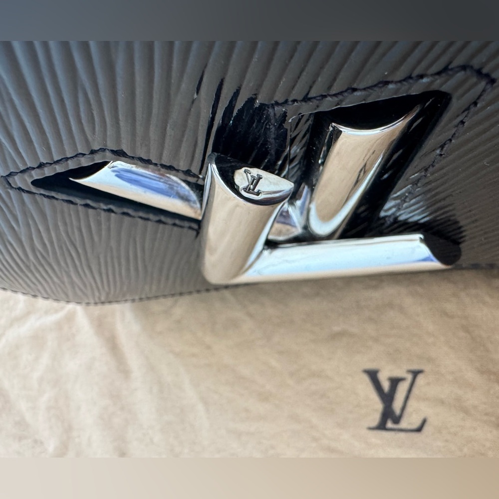 š„Louis Vuitton Limited Edition Twist Electric Epi MM Bagš„ - Picture 15 of 16